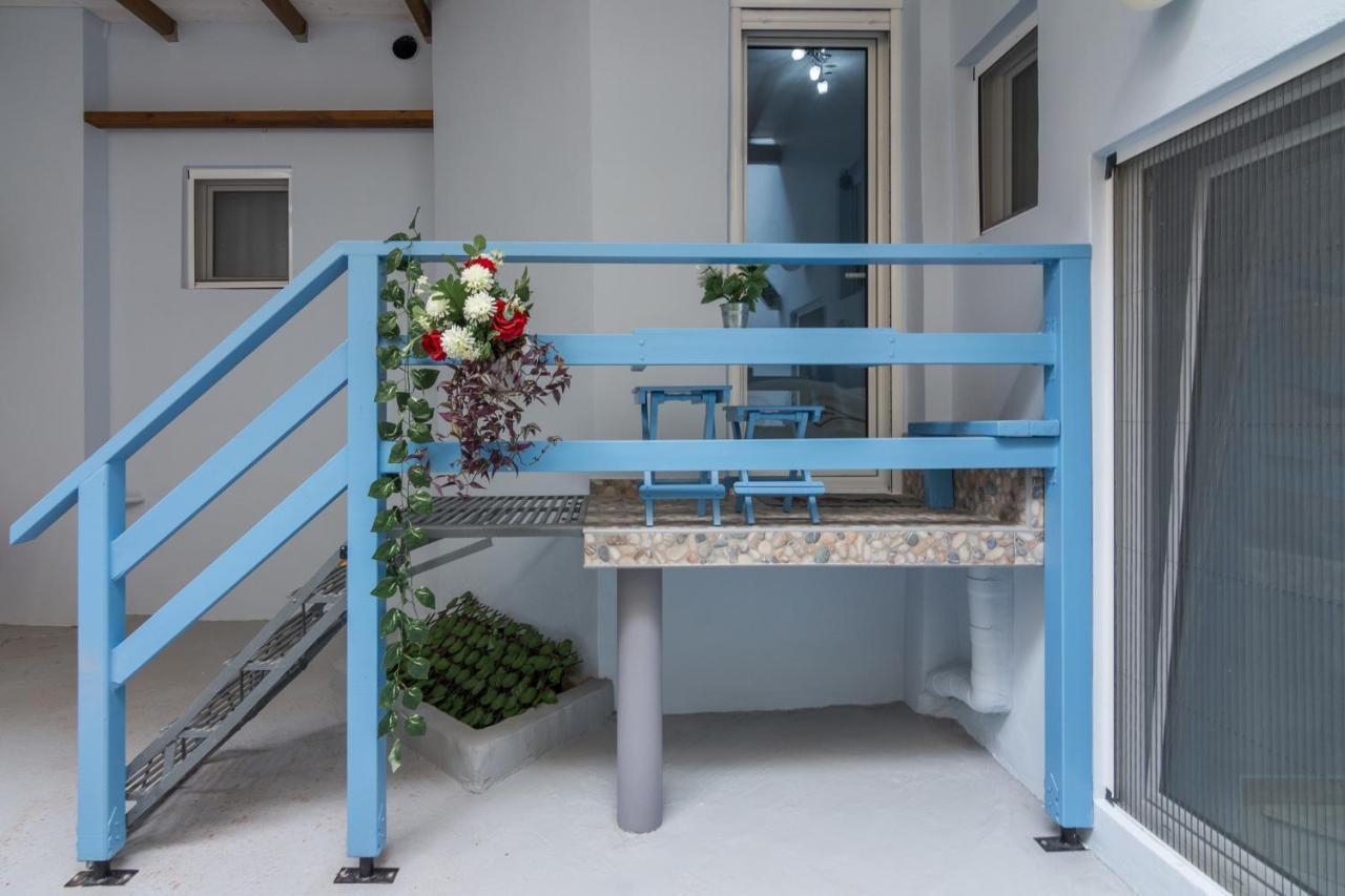 Wonderful Renovated Apartment With Private Patio Athene Buitenkant foto